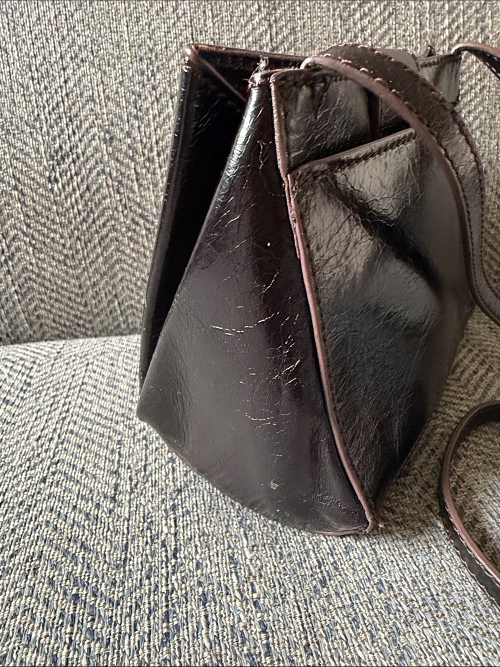 Hobo Elan Black Leather Crossbody Bag - Picture 9 of 16